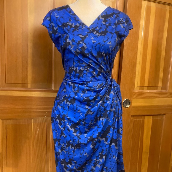 Floral Print Cross-Knot Side Wrap Dress - Picture 6 of 15